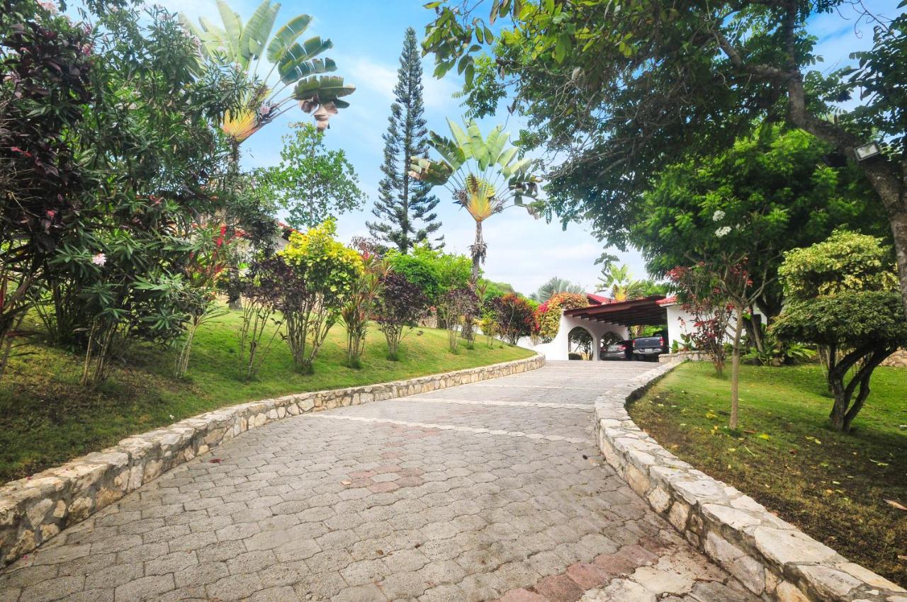 Sunset Gardens Villa Olon Exterior photo
