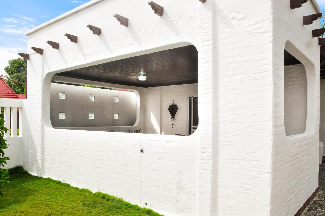 Sunset Gardens Villa Olon Exterior photo